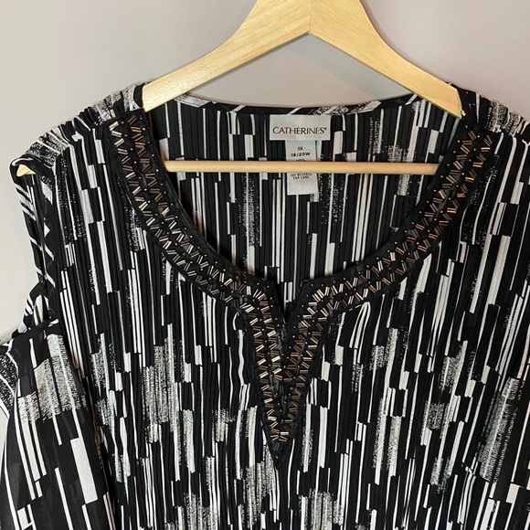 Catherine’s Cold Shoulder black and white Blouse - Picture 2 of 6